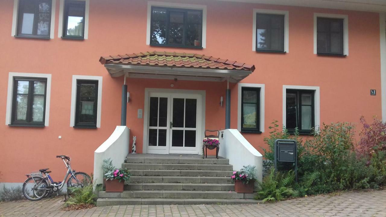 Fewo 1 Waren Mueritz - Haus Buchen Am Tiefwarensee - 1 Zi Luaran gambar